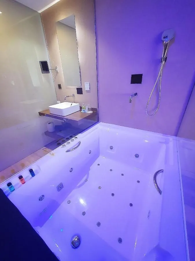 Mb Boutique Hotel - Adults Recommended Nerja 3*,  İspanya