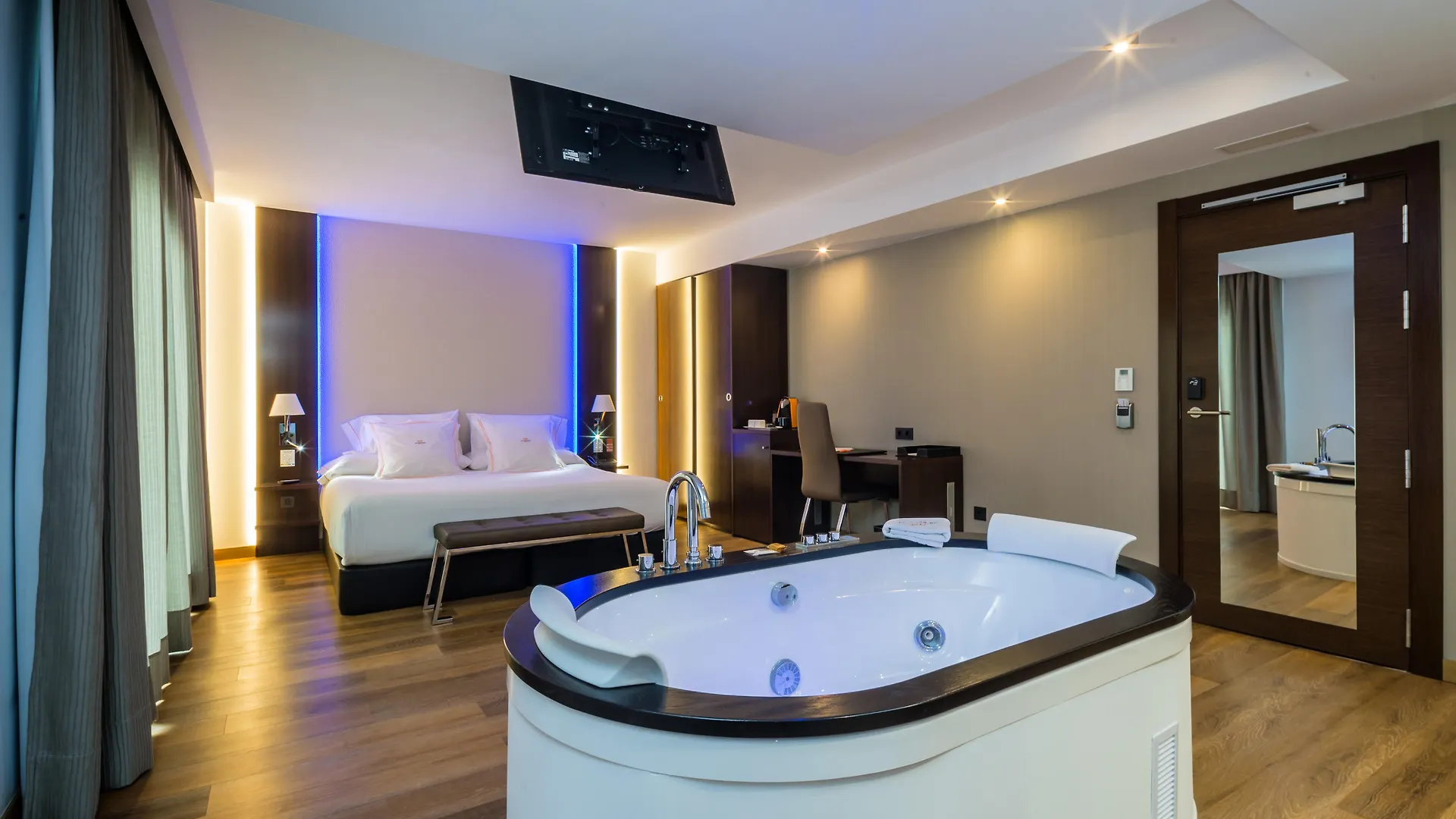 Mb Boutique Hotel - Adults Recommended Nerja 3*,  İspanya